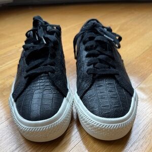 Black Converse lifestyle sneakers